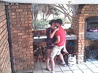 Spycam: pareja de alojamiento de railway carriage -catering de CC TV follando en el porche delantero de deject reserva natural