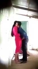 ब्रेक के समय में भारतीय कॉलेज युगल