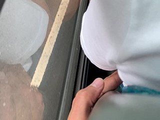 बस में हॉट महिला को स्पर्श - Groped Milf